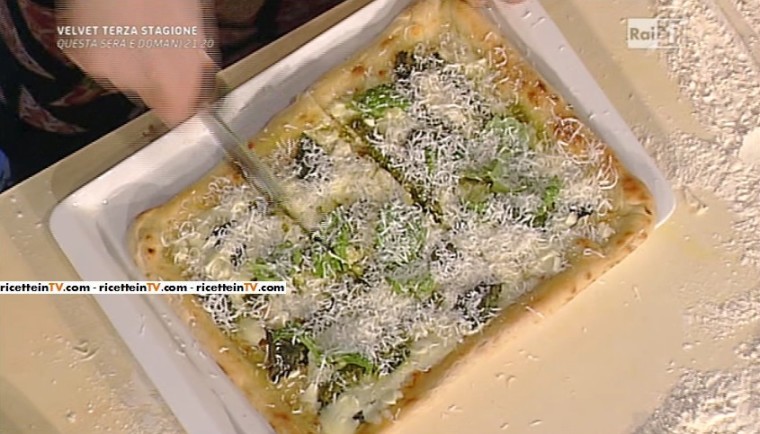 pizza con pizza con pesto fresco fior di latte e basilico di Gino Sorbillo