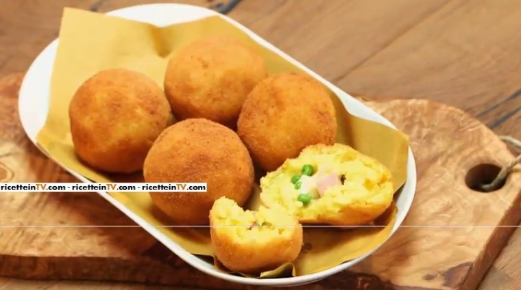 arancine in bianco con prosciutto e mozzarella