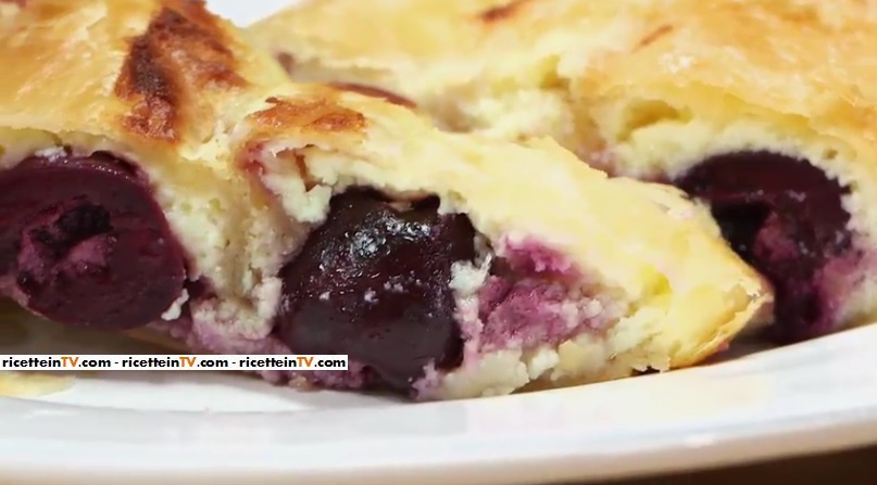 strudel di ciliegie e ricotta