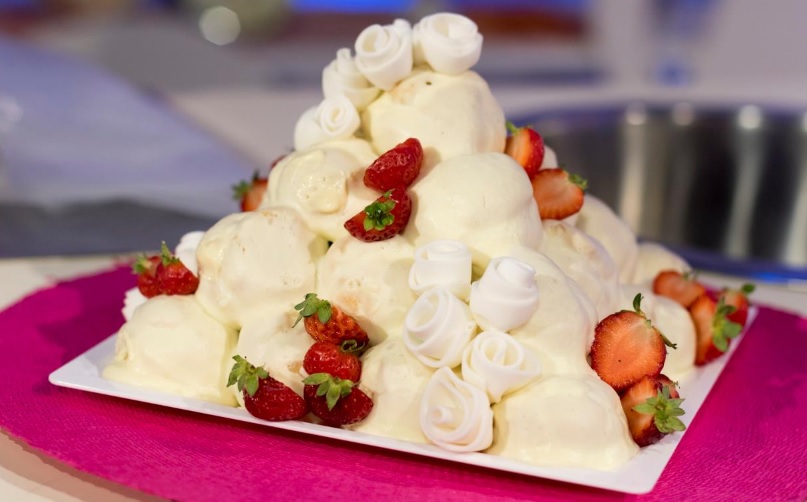 piramide di fragole e yogurt