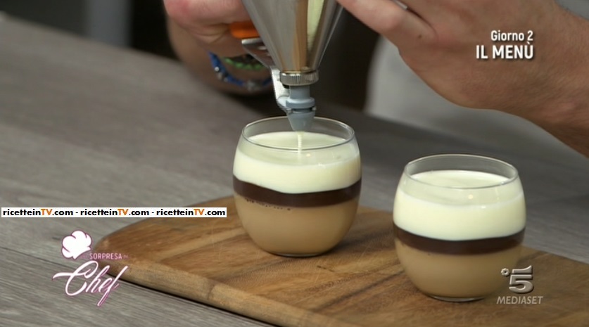 panna cotta al caffè con biscottini al cacao