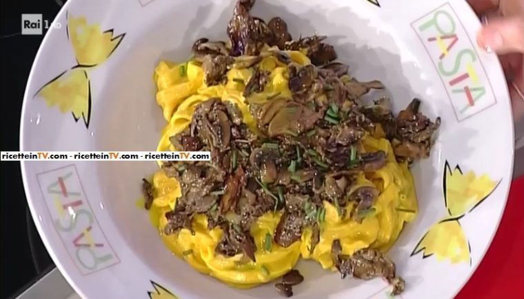 tagliatelle ai funghi con crema di ricotta di Marco Bianchi