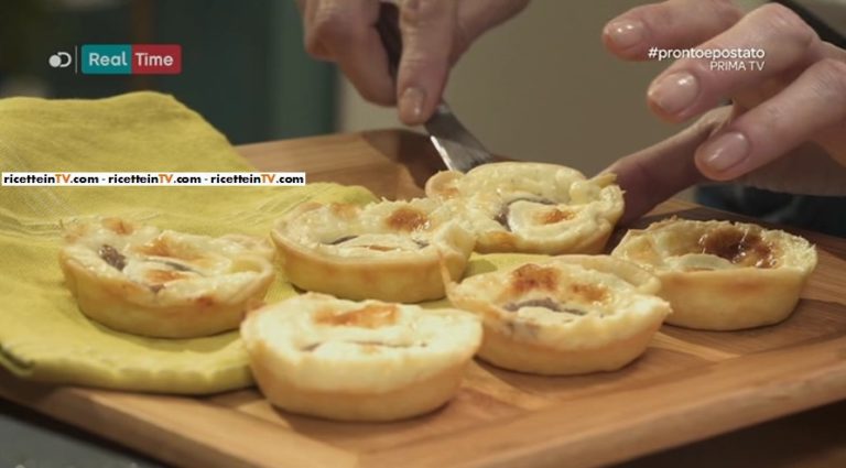 mini quiche formaggio e acciughe