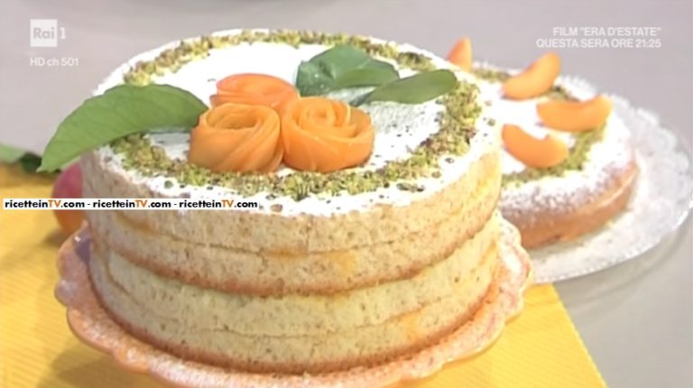 torta farcita all'albicocca in padella