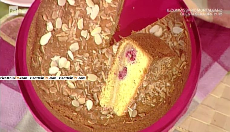 torta lamponi e mandorle di Natalia Cattelani