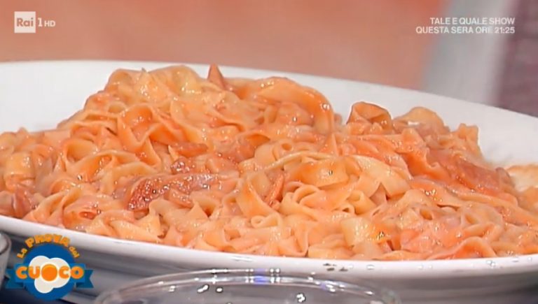 tagliatelle al sugo con prosciutto crudo di Alessandra Spisni