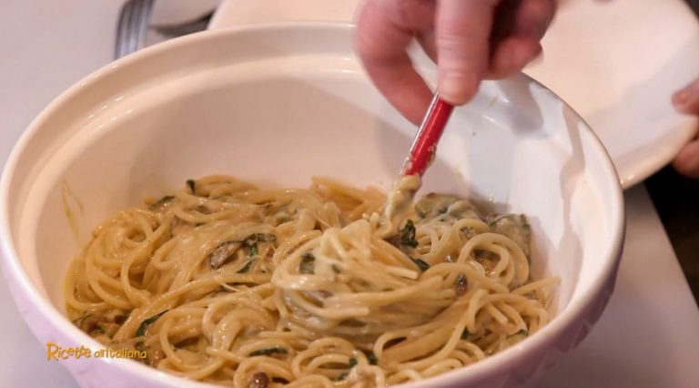 spaghetti alla Nerano e zucchine alla scapece