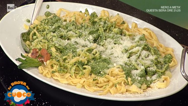 tonnarelli con pesto di cavolo nero di Luisanna Messeri