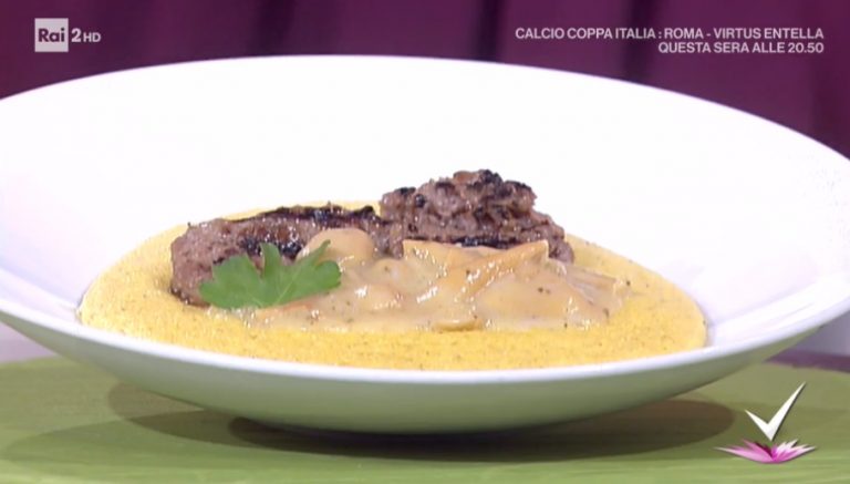 polenta con salamelle