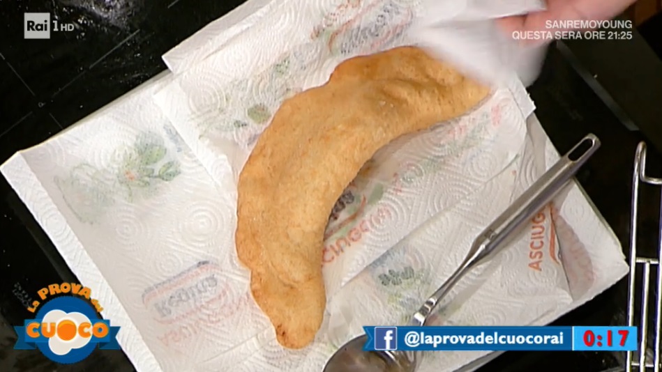 calzone magari ce caschi di Marco Ruffini