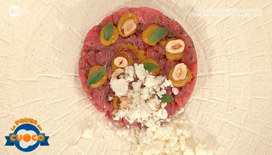 tartare di manzo con maionese di nocciole di Iside de Cesare