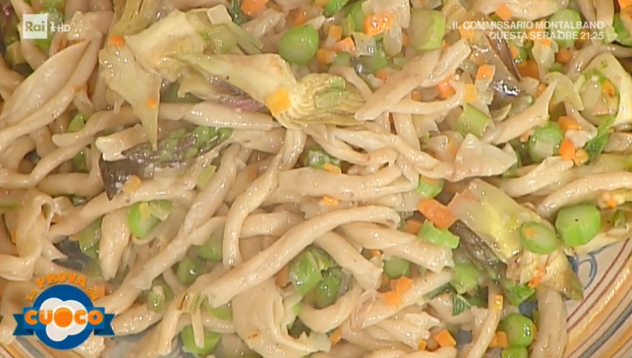 strozzapreti con funghi e verdure di Alessandra Spisni