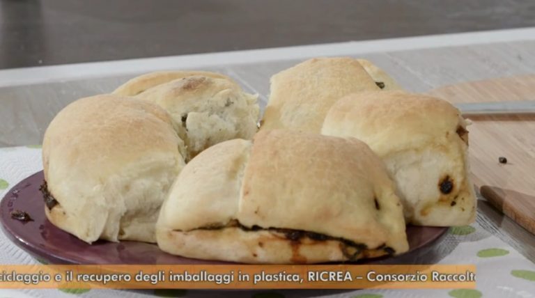 focaccia ripiena di scarola