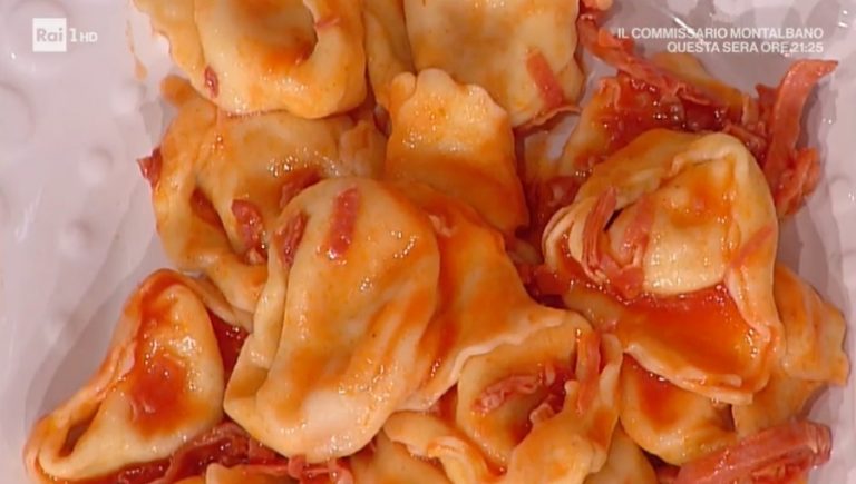 tortelloni di zucca con ragù di prosciutto di Alessandra Spisni