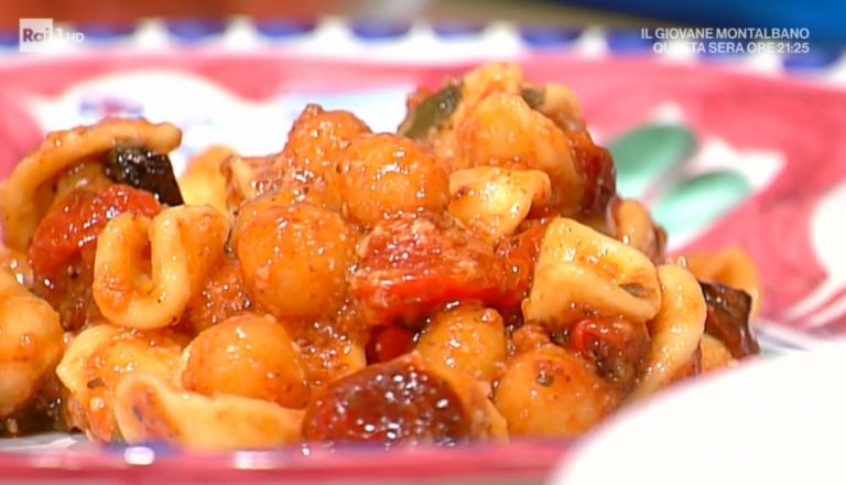 orecchiette con polpettine fritte e pomodori