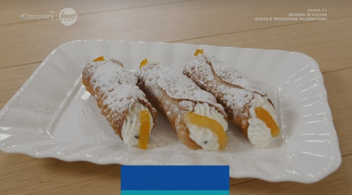 cannoli siciliani con crema di ricotta di Giusina Battaglia