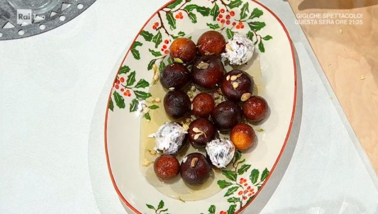 gulab jamun (dolce indiano) di Lorenzo Biagiarelli