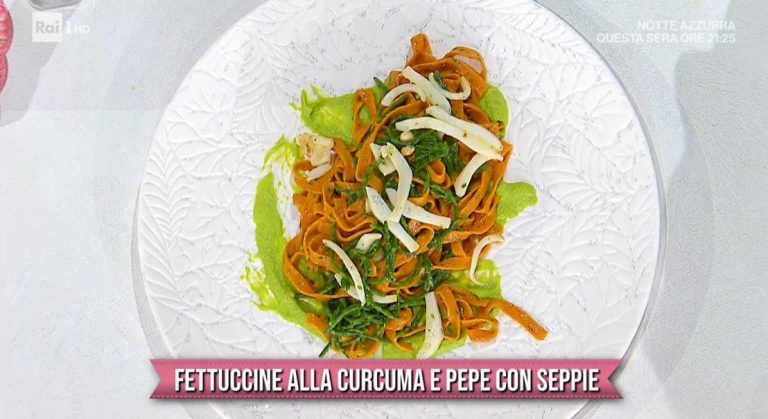 fettuccine alla curcuma e pepe con seppie di Gian Piero Fava