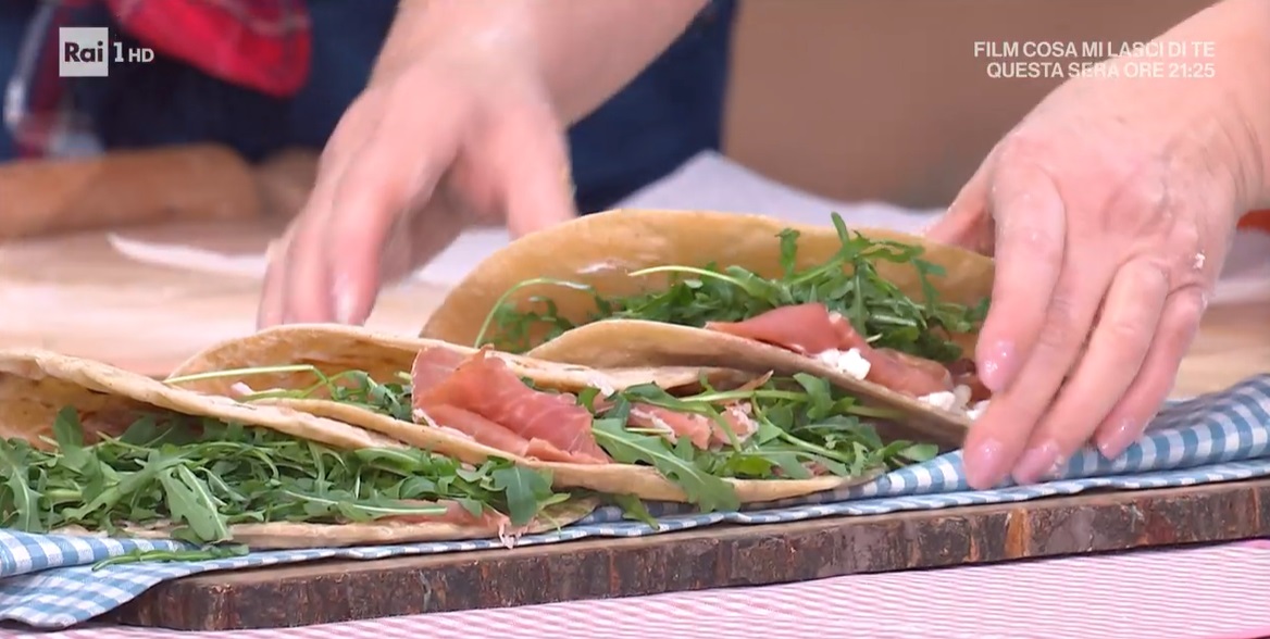 piada sfogliata con prosciutto di zia Cri