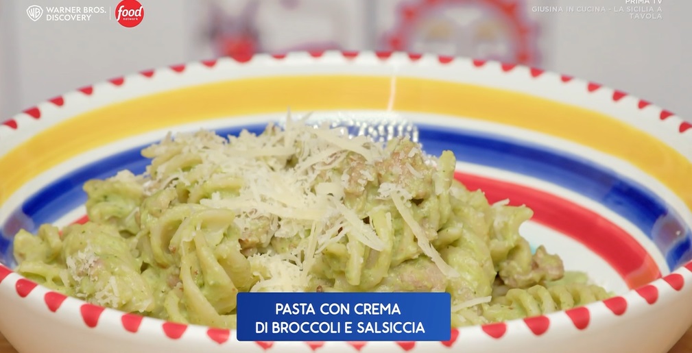 pasta con crema di broccoli e salsiccia