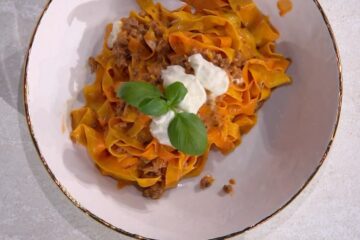 fettuccine con ragù al coltello e stracchino di Ivano Ricchebono