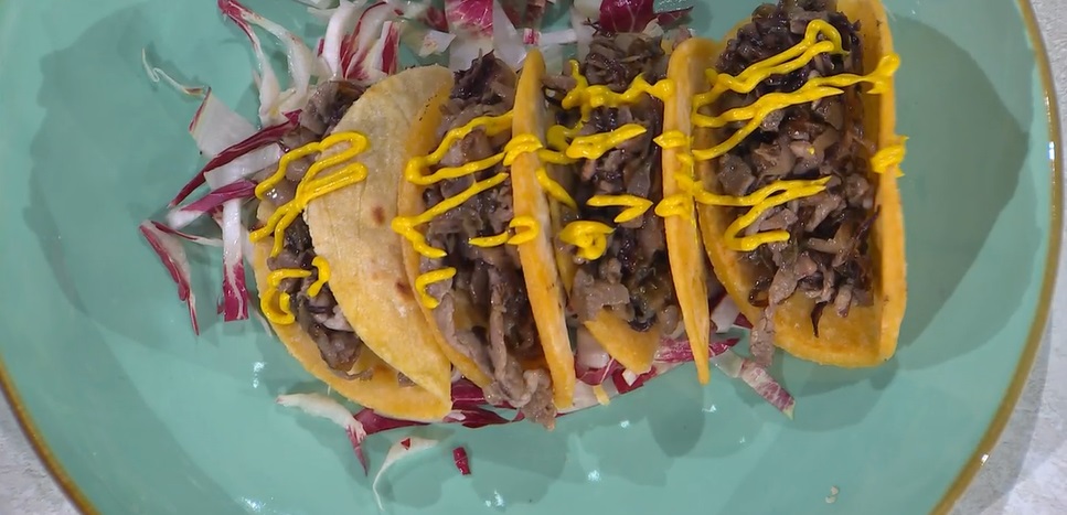 tacos straccetti e radicchio