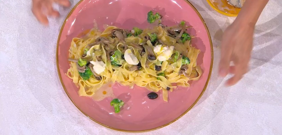 tagliatelle funghi e broccoletti