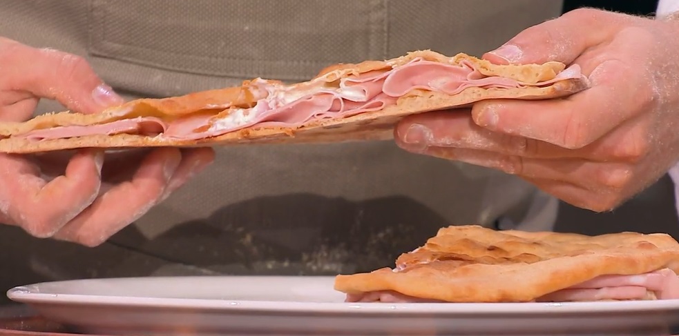 pizza doppia alla mortadella di Fulvio Marino