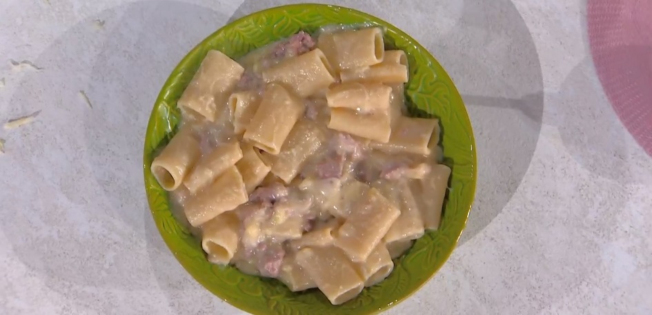 paccheri patate salsiccia e scamorza di Antonio Paolino