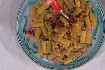 rigatoni al pesto di pomodori secchi di Giusina Battaglia