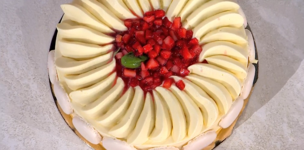 torta golosa alle fragole di Sal De Riso