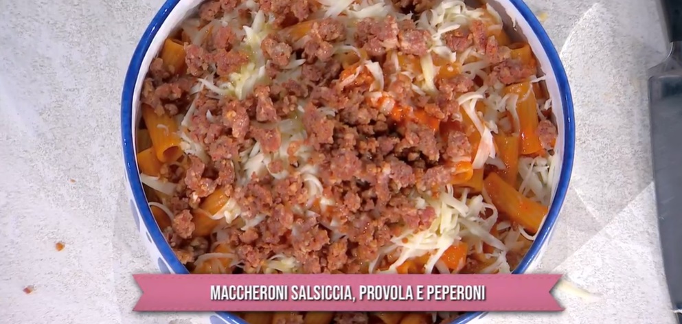 maccheroni salsiccia provola e peperoni di Francesca Marsetti