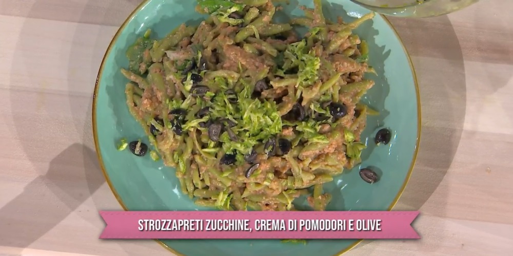 strozzapreti zucchine crema di pomodori e olive di zia Cri