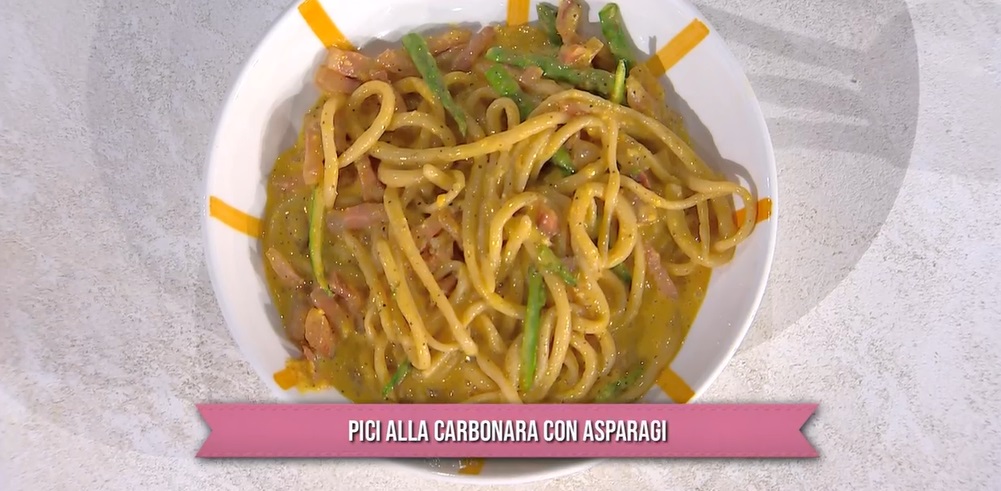 pici alla carbonara con asparagi di Federico Fusca