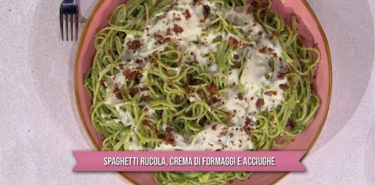 spaghetti rucola crema di formaggi e acciughe di Antonella Ricci