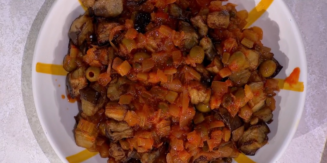 caponata e carne apparecchiata di Fabio Potenzano