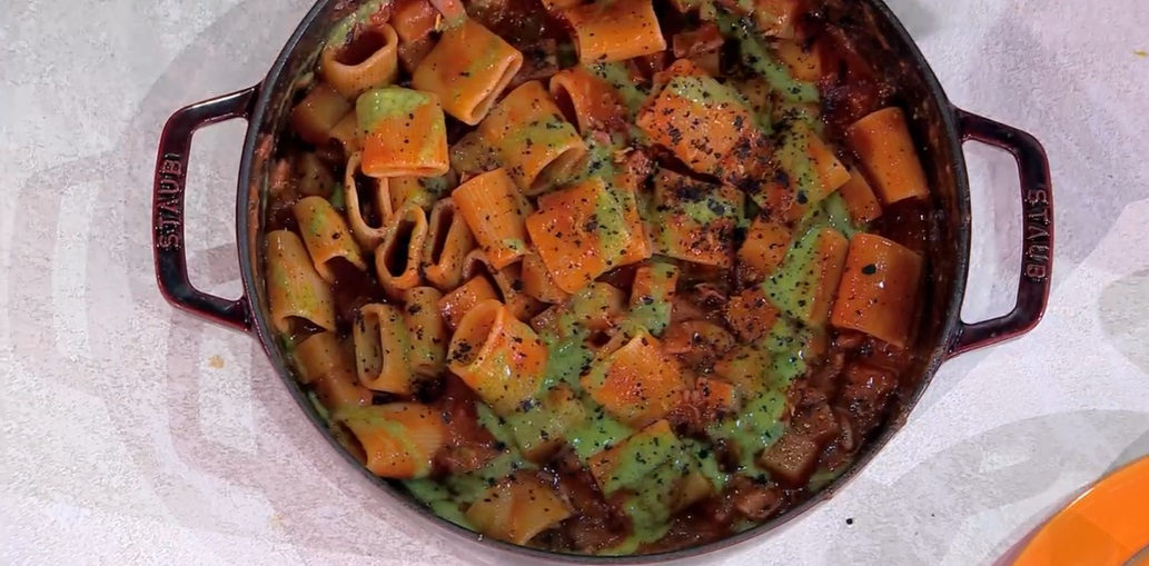 paccheri al ragù di totani e patate di Salvatore Giugliano