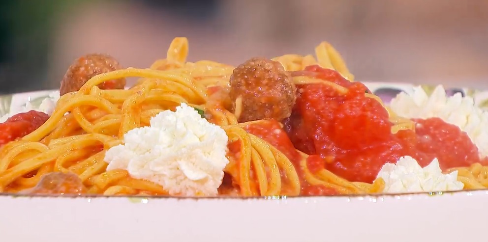 chitarrine con ragù di polpette di Mauro e Mattia Improta