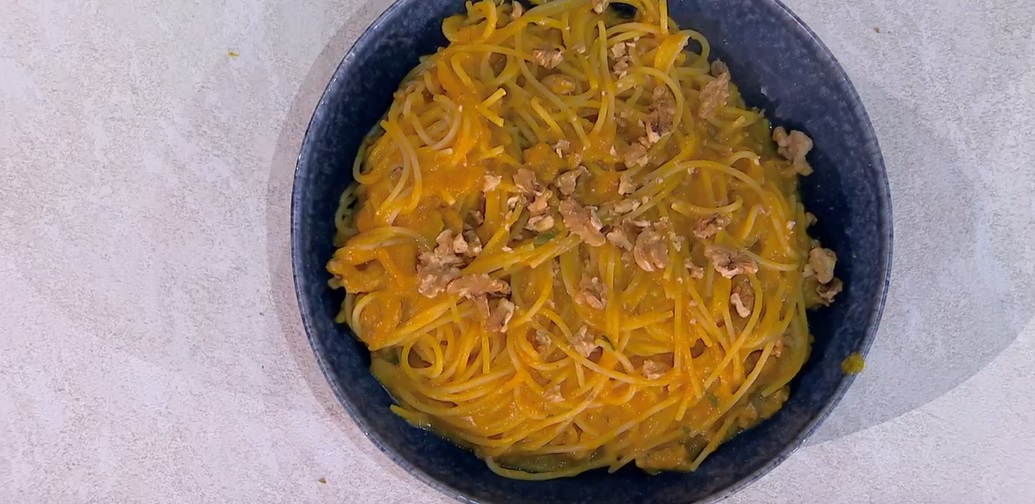 spaghetti zucca salsiccia e noci di Federico Fusca